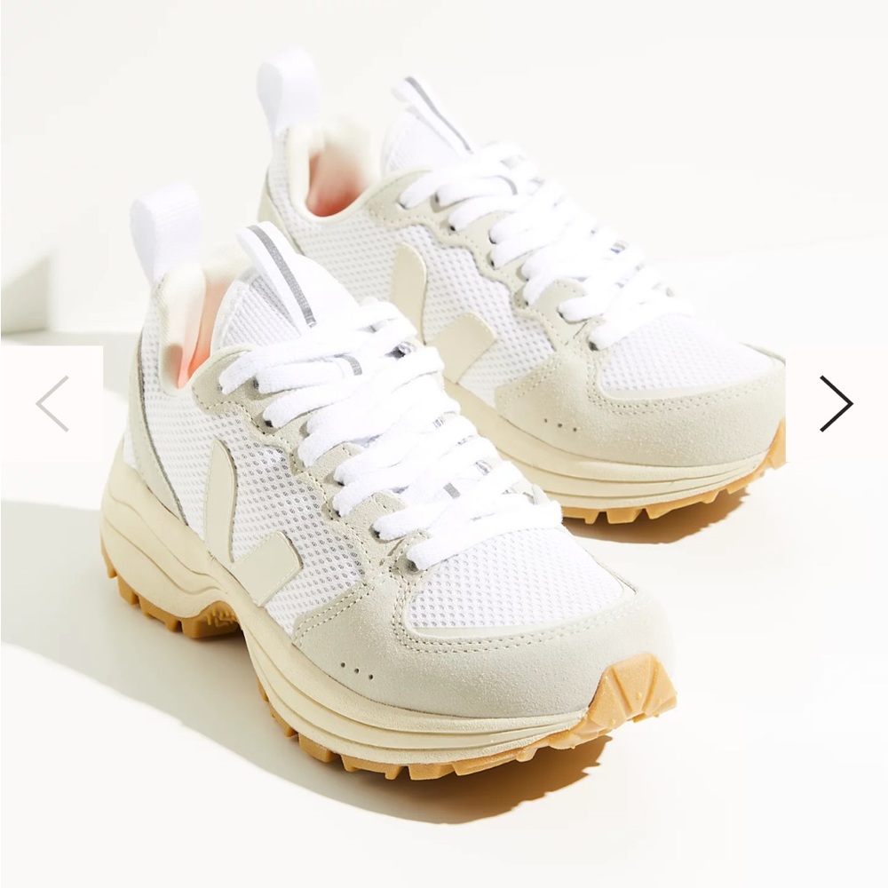 Veja VENTURI ALVEOMESH WHITE PIERRE NATURAL